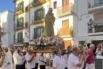 Notre Dame du Mont-Carmel portée par les fidèles à travers les rues dʼIbiza. / © Marie-Ève Bourgois