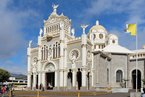 Basilique Notre-Dame-des-Anges de Cartago, Costa Rica / © Bernard Gagnon, CC0, via Wikimedia Commons.